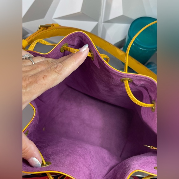 Louis Vuitton Yellow Epi Noe Bucket Drawstring Bag - Picture 14 of 16